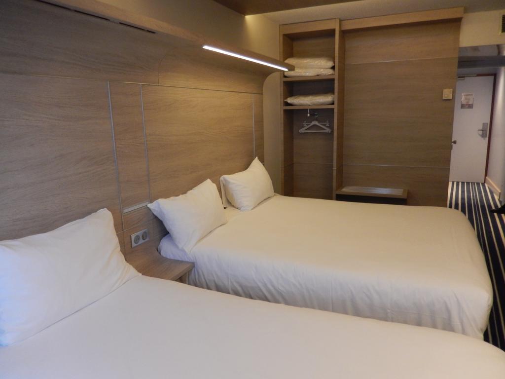 Отель Ibis Styles La Rochelle Centre Экстерьер фото